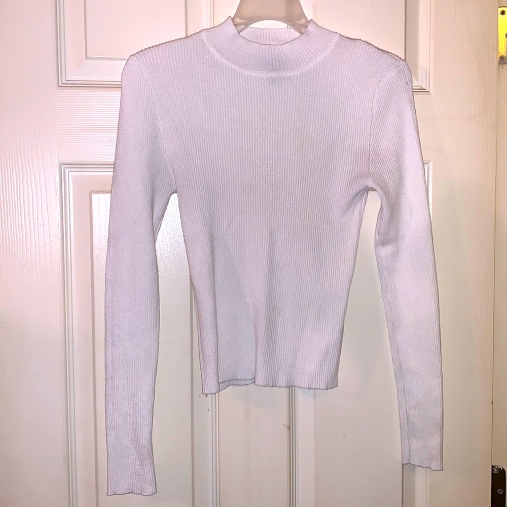 ✨WOMEN’S WHITE FOREVER21 TURTLENECK SWEATER ✨ - Picture 1 of 6